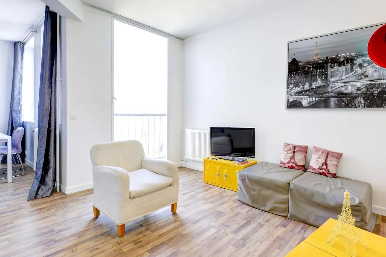 Louvre - Rivoli Private Apartment Paris