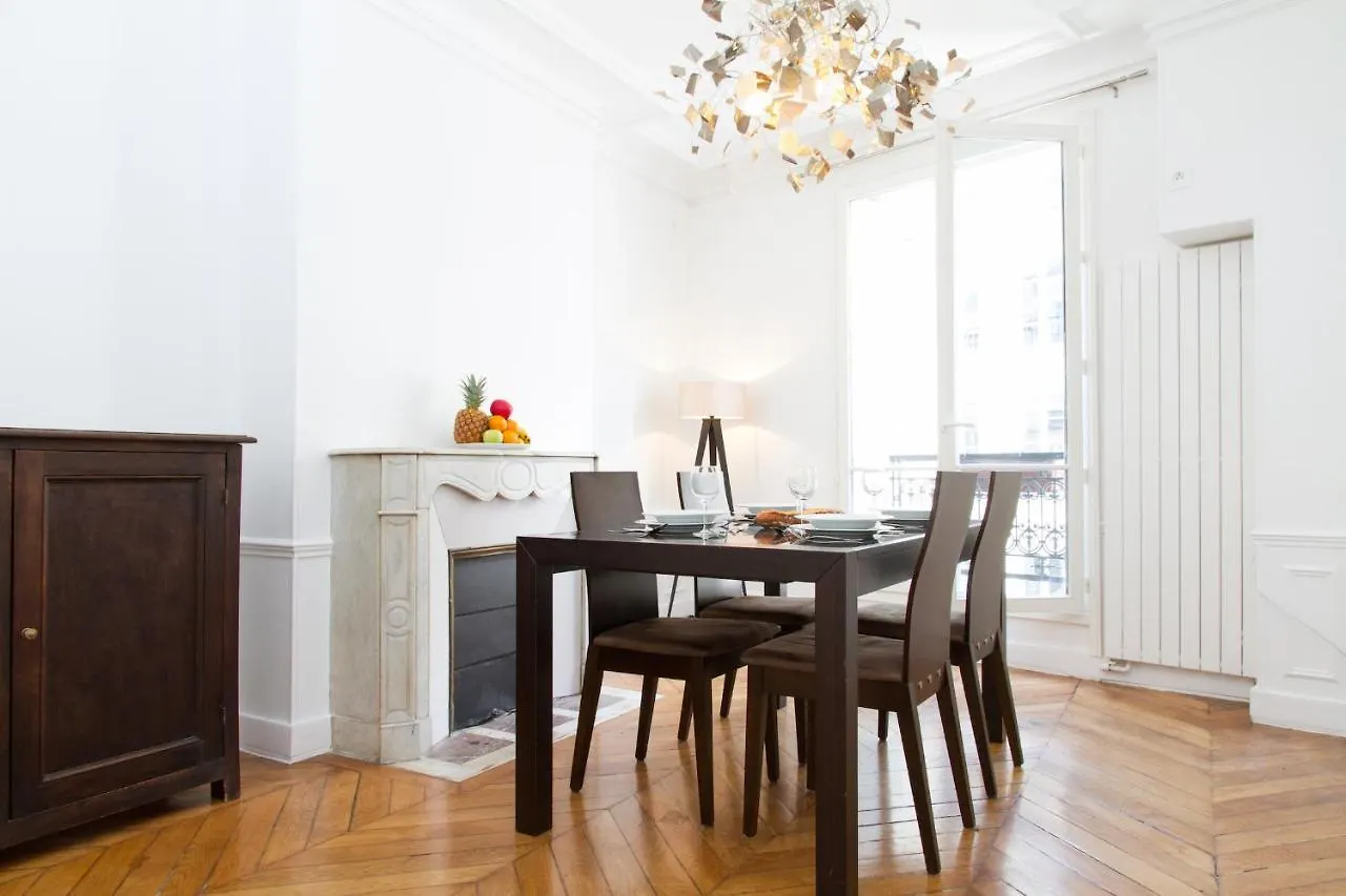 Louvre - Rivoli Private Apartment Paris