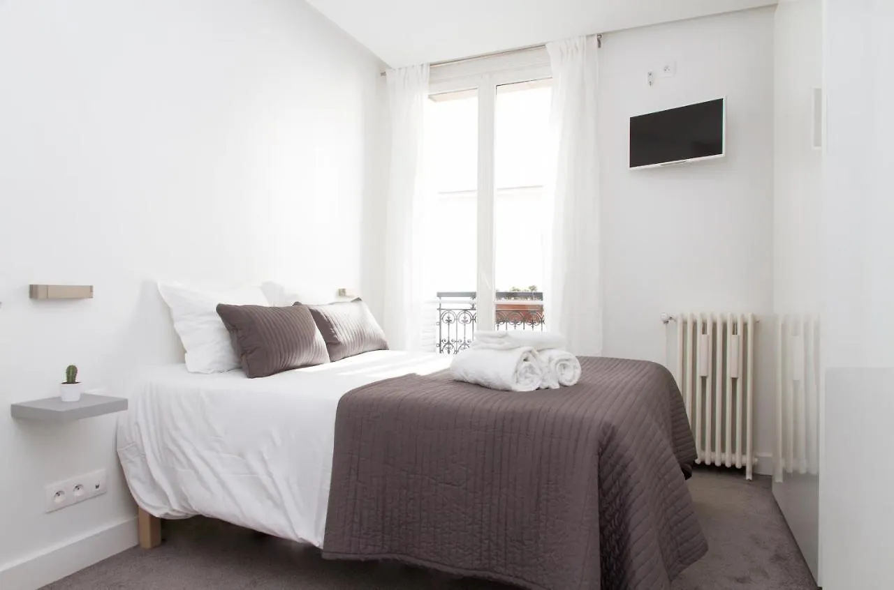 Louvre - Rivoli Private Apartment Paris France
