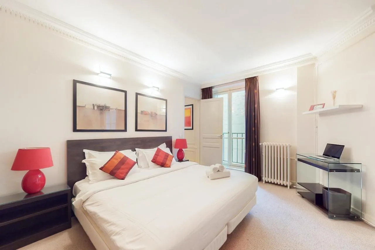 Louvre - Rivoli Private Apartment Paris